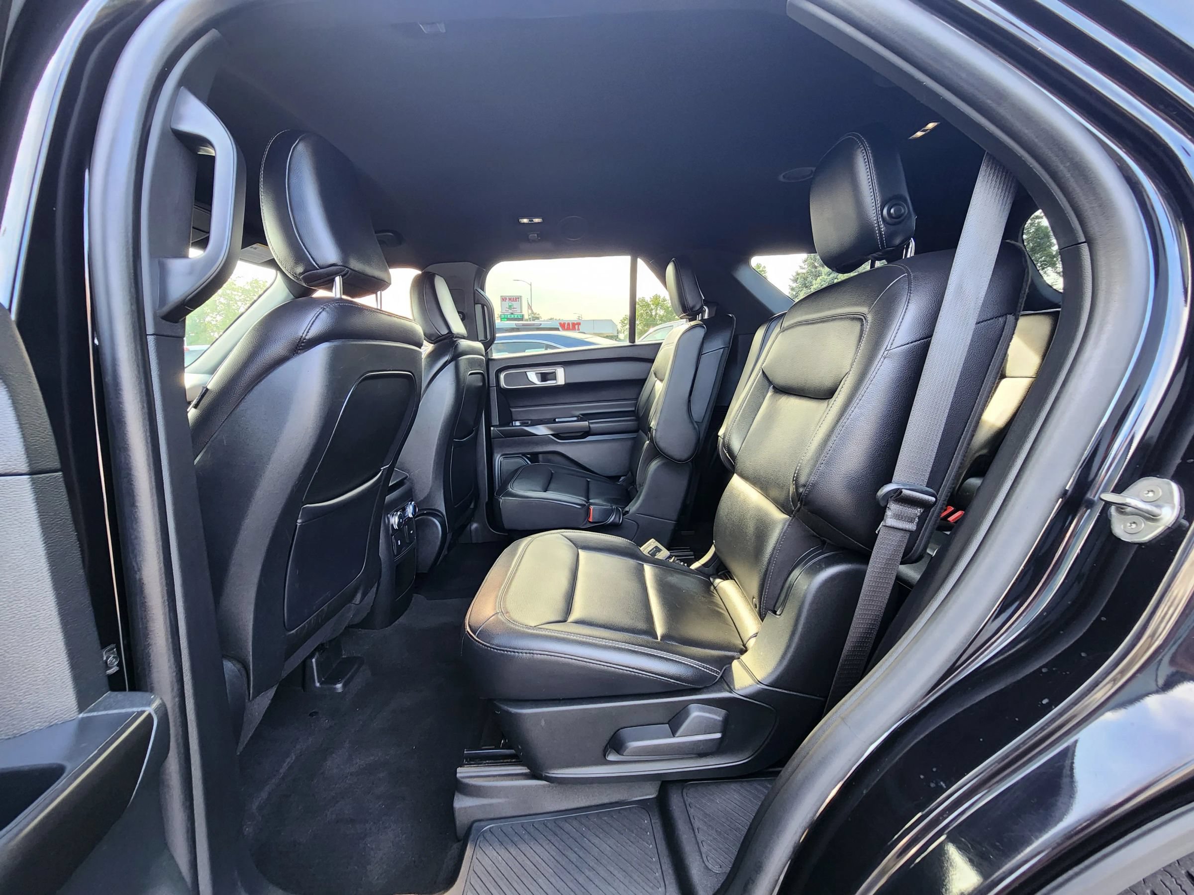 Used 2020 Ford Explorer XLT w/ Equipment Group 202A AWD/4WD image 20