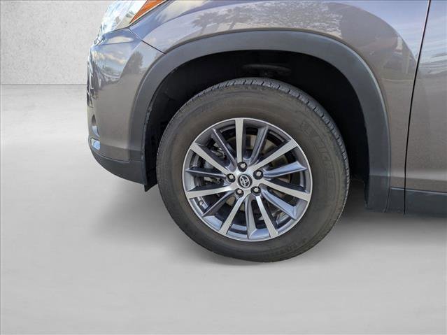 Used 2019 Toyota Highlander XLE image 27
