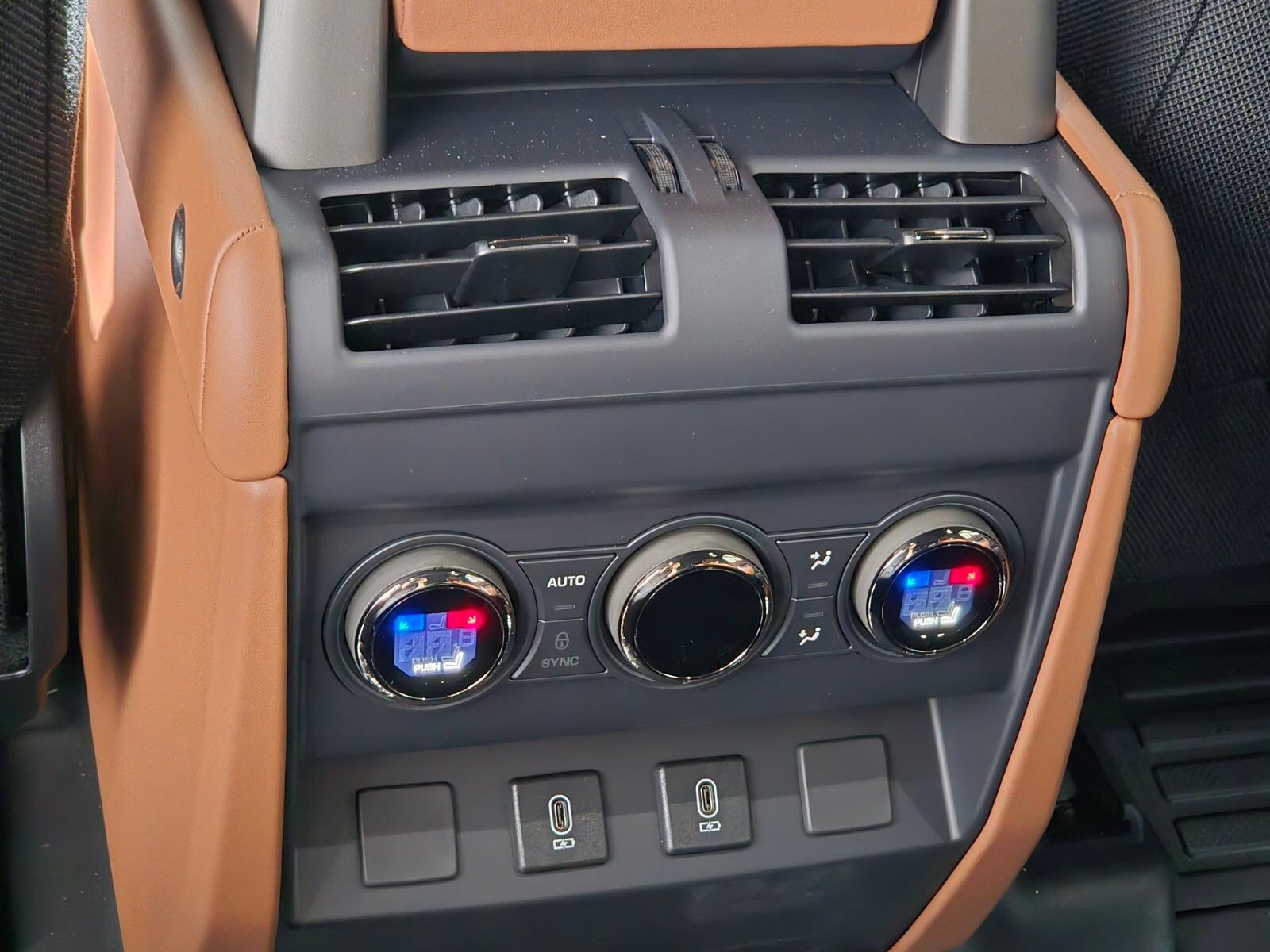 New 2026 Land Rover Defender 110 OCTA image 14