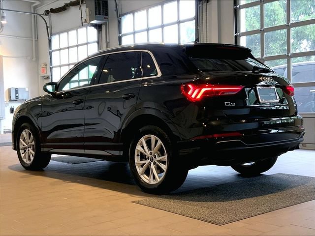 Certified 2025 Audi Q3 2.0T Premium w/ Convenience Package AWD/4WD image 3