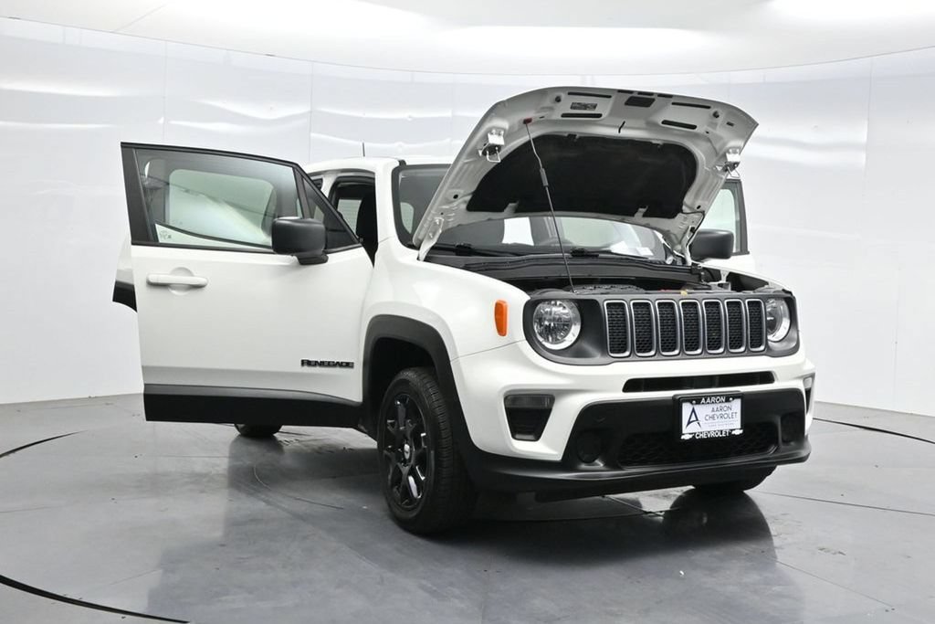 Used 2023 Jeep Renegade Latitude AWD/4WD image 43