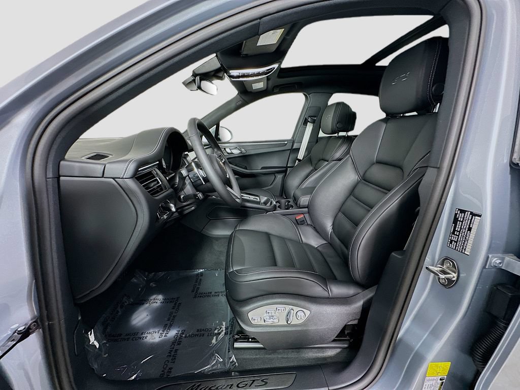 New 2026 Porsche Macan GTS AWD/4WD image 5