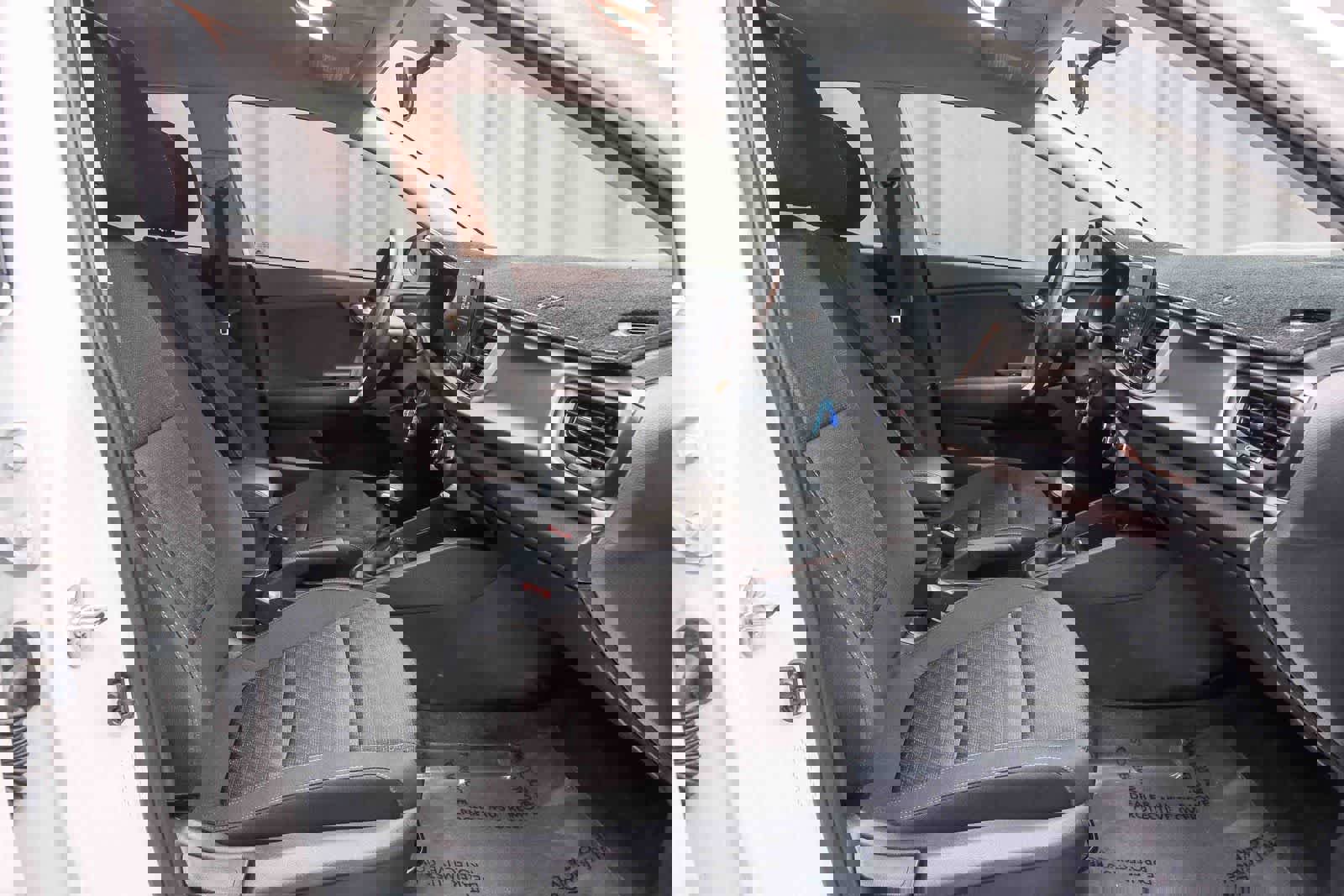 Used 2023 Kia Rio LX image 17