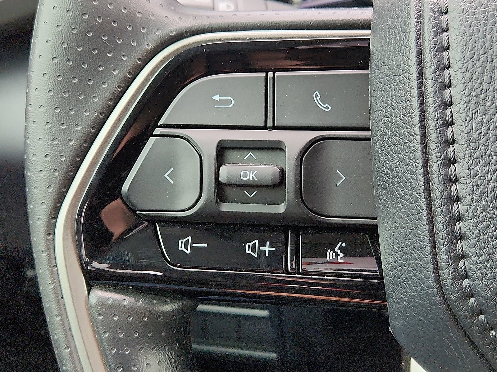 Used 2024 Toyota Tundra SR5 AWD/4WD image 17