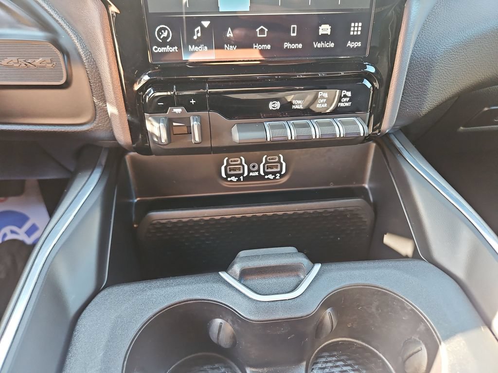 Used 2023 RAM 3500 Laramie AWD/4WD image 18