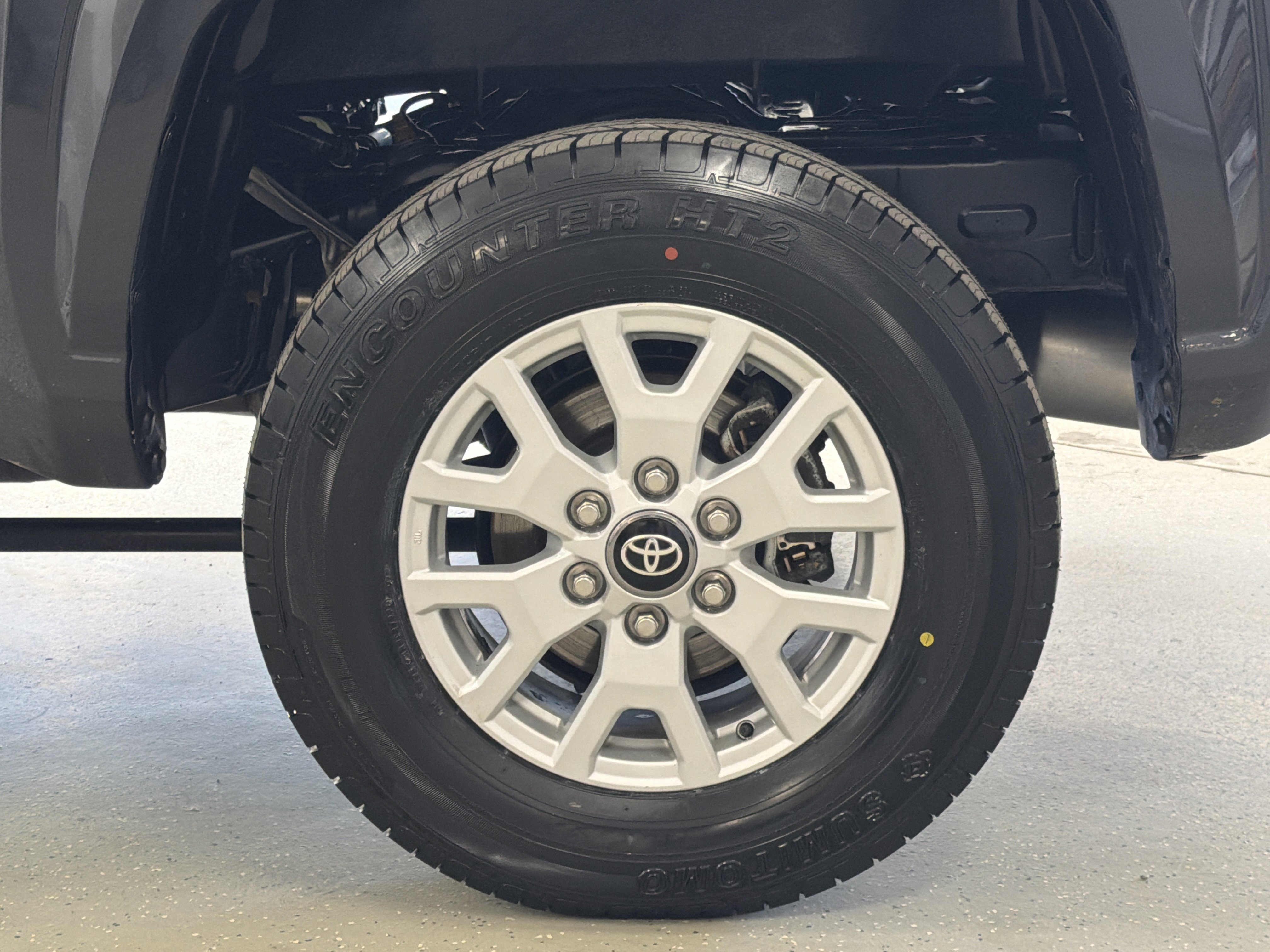 Used 2024 Toyota Tacoma SR5 AWD/4WD image 42