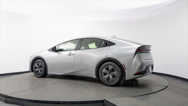 Used 2023 Toyota Prius LE FWD image 6