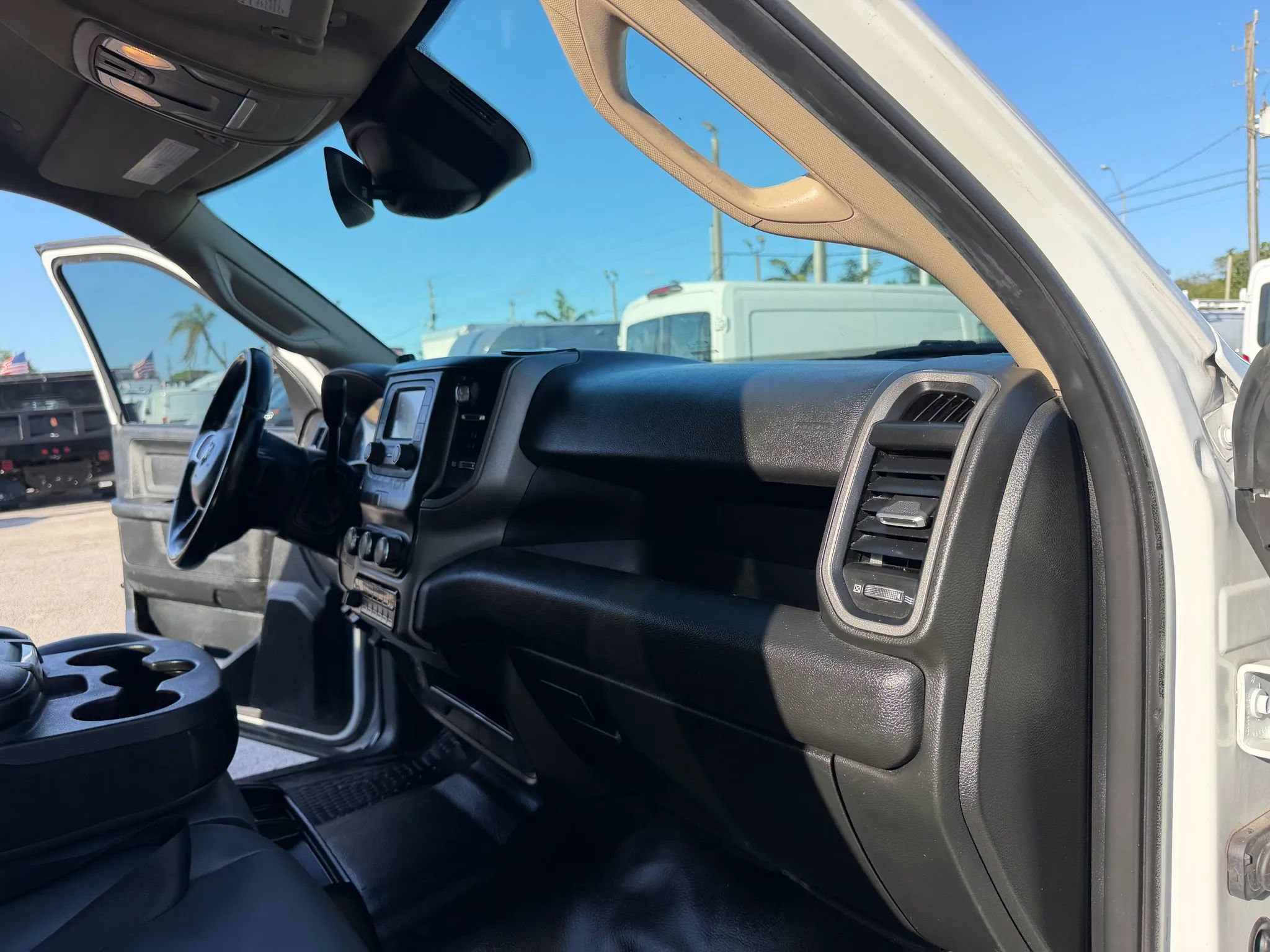 Used 2020 RAM 5500 Tradesman w/ Safety Group image 17