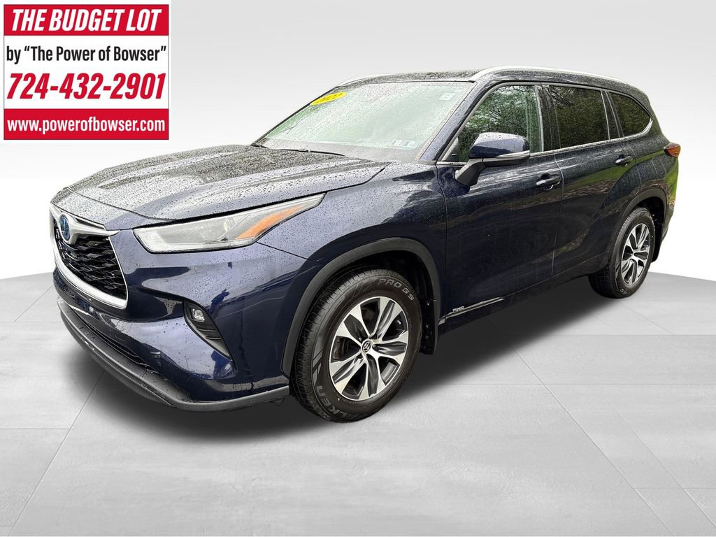 Used 2022 Toyota Highlander XLE AWD/4WD image 1