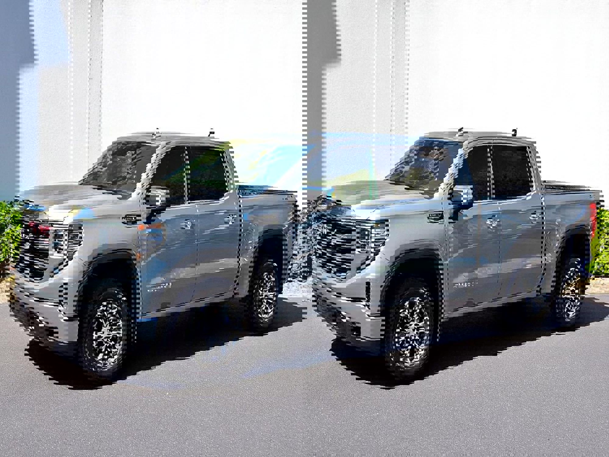 Used 2024 GMC Sierra 1500 SLT AWD/4WD image 1