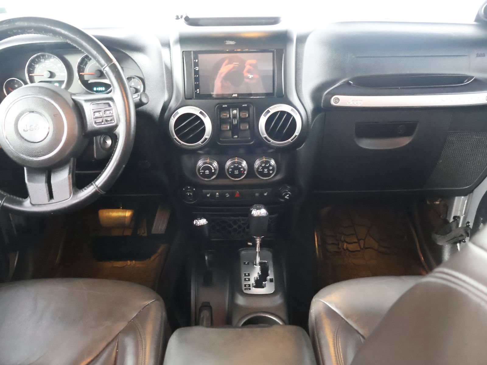 Used 2014 Jeep Wrangler Unlimited Sahara w/ Max Tow Package AWD/4WD image 27