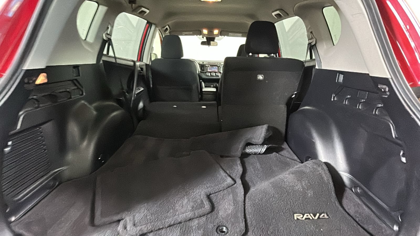 Used 2017 Toyota RAV4 LE AWD/4WD image 27