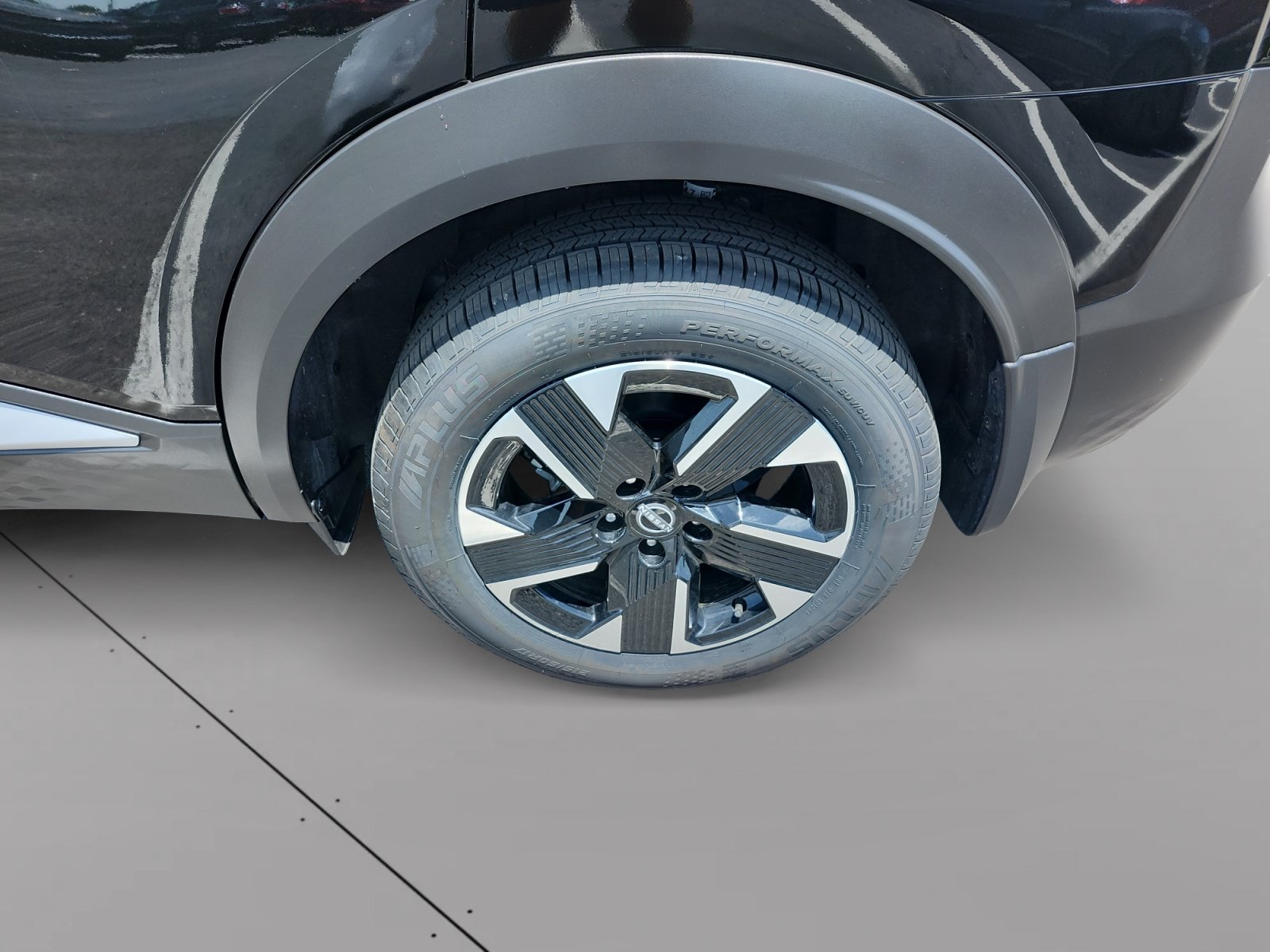 Used 2025 Nissan Kicks SV AWD/4WD image 14