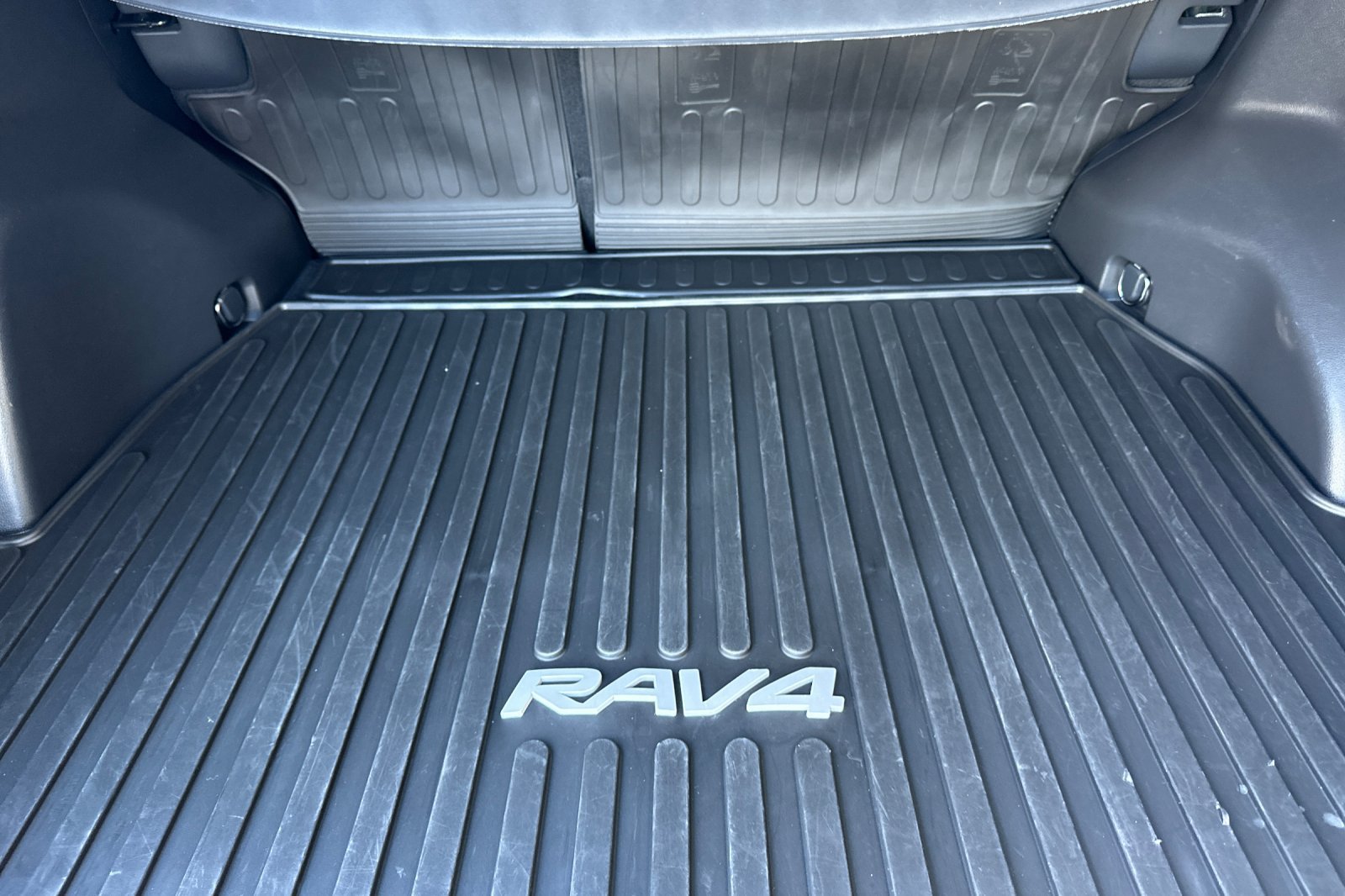 Used 2024 Toyota RAV4 XLE w/ Convenience Package AWD/4WD image 15