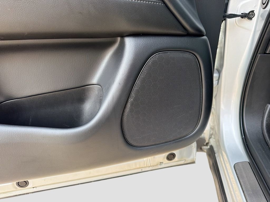 Used 2020 Nissan Pathfinder Platinum image 21