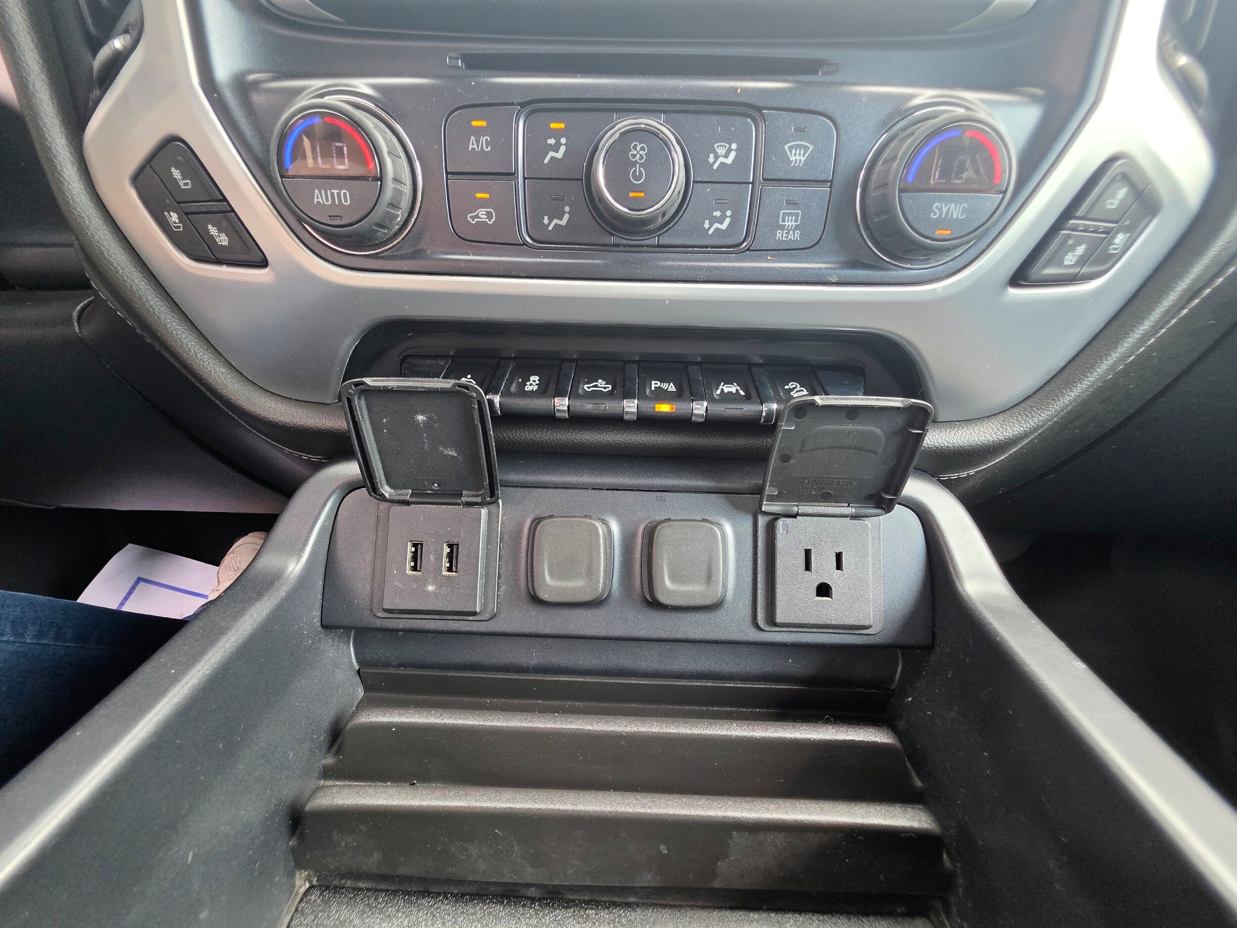 Used 2018 GMC Sierra 1500 SLT AWD/4WD image 13