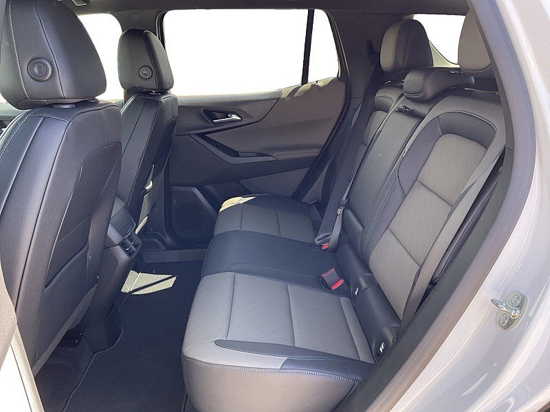 New 2026 Chevrolet Equinox LT w/ Convenience Package II FWD image 11