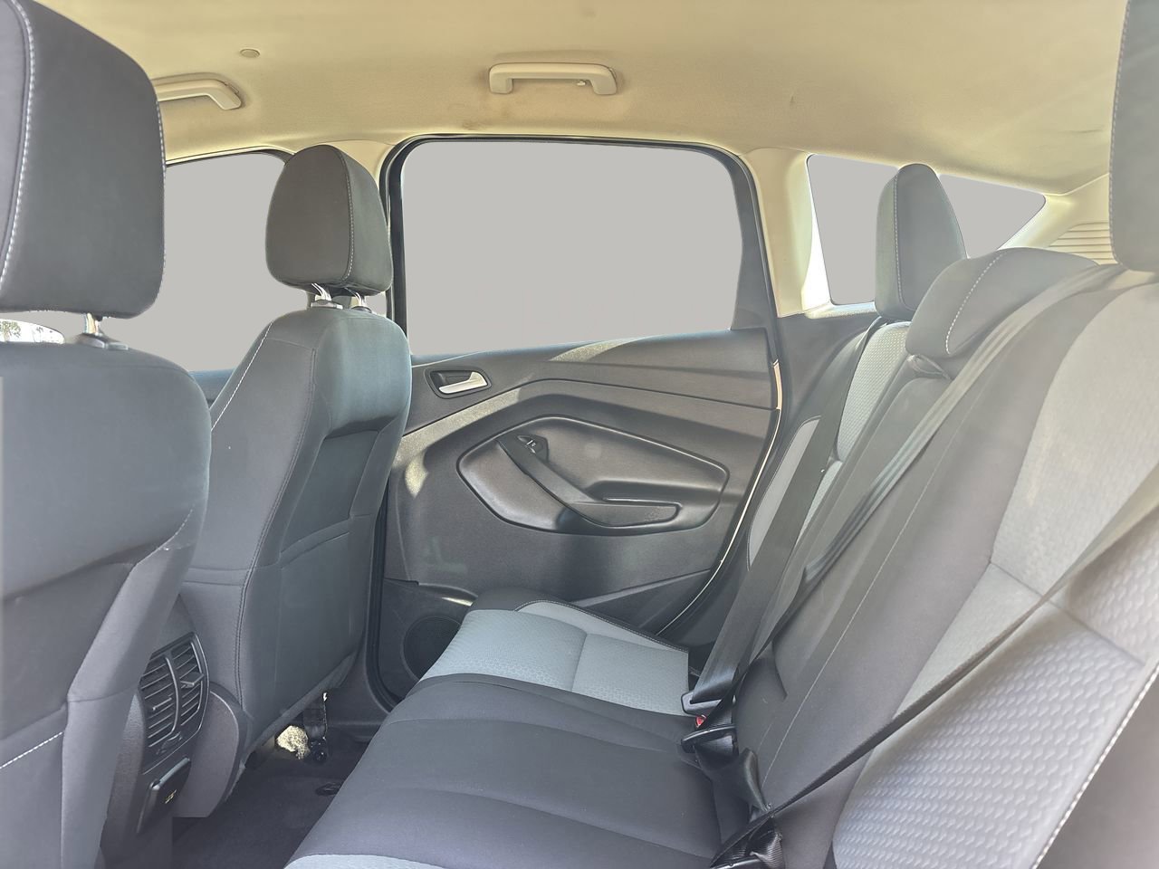 Used 2017 Ford C-MAX SE image 16