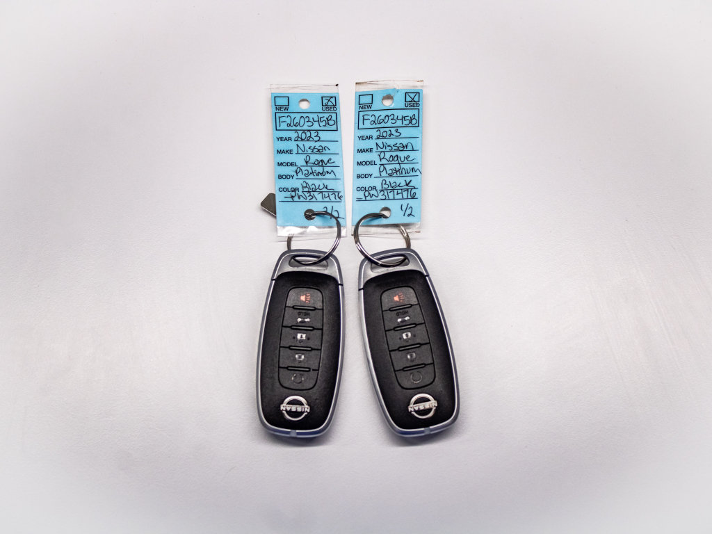 Used 2023 Nissan Rogue Platinum AWD/4WD image 16