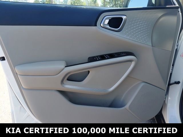 Certified 2025 Kia Soul LX w/ LX Technology Package FWD image 19