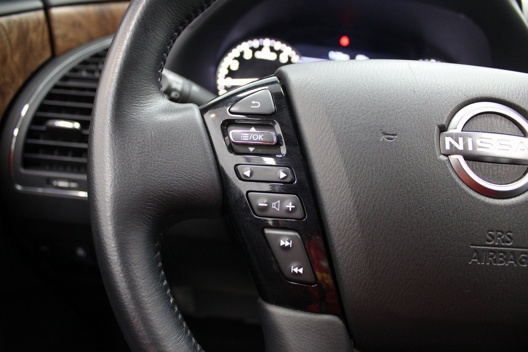 Used 2024 Nissan Armada SL image 61