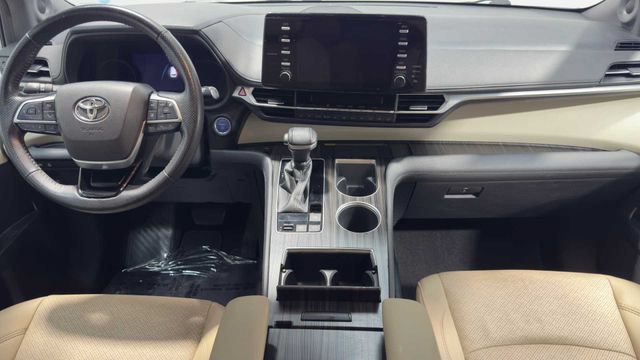 Used 2021 Toyota Sienna Limited FWD image 20