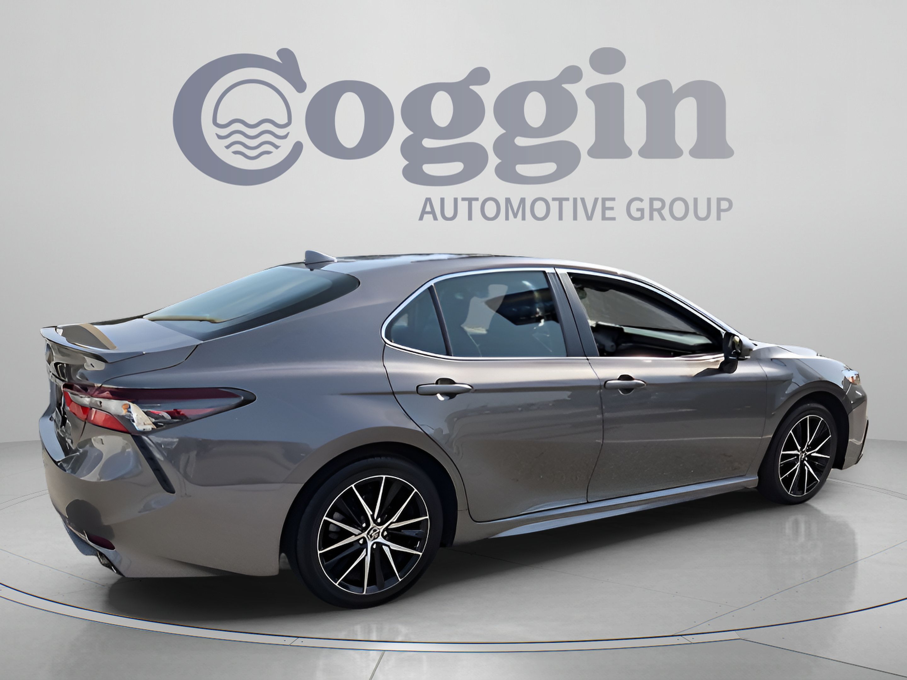 Used 2024 Toyota Camry SE FWD image 5