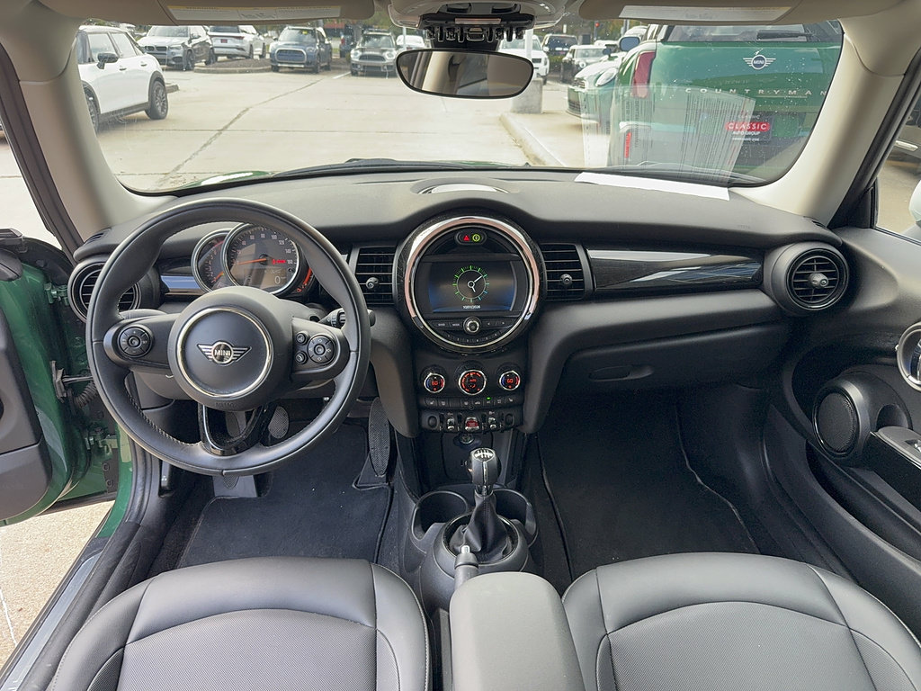 Used 2021 MINI Cooper 2-Door Hardtop FWD image 6
