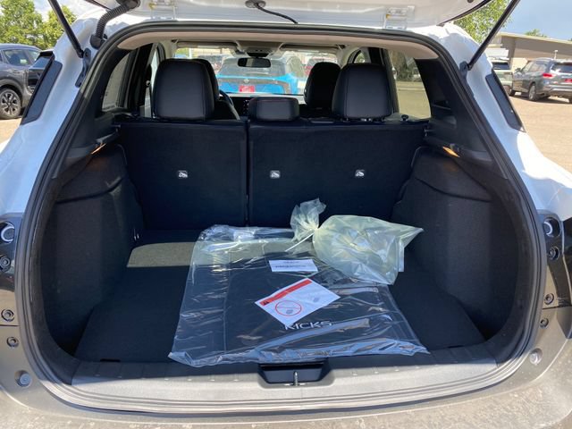 New 2026 Nissan Kicks SR w/ SR Premium Package AWD/4WD image 24