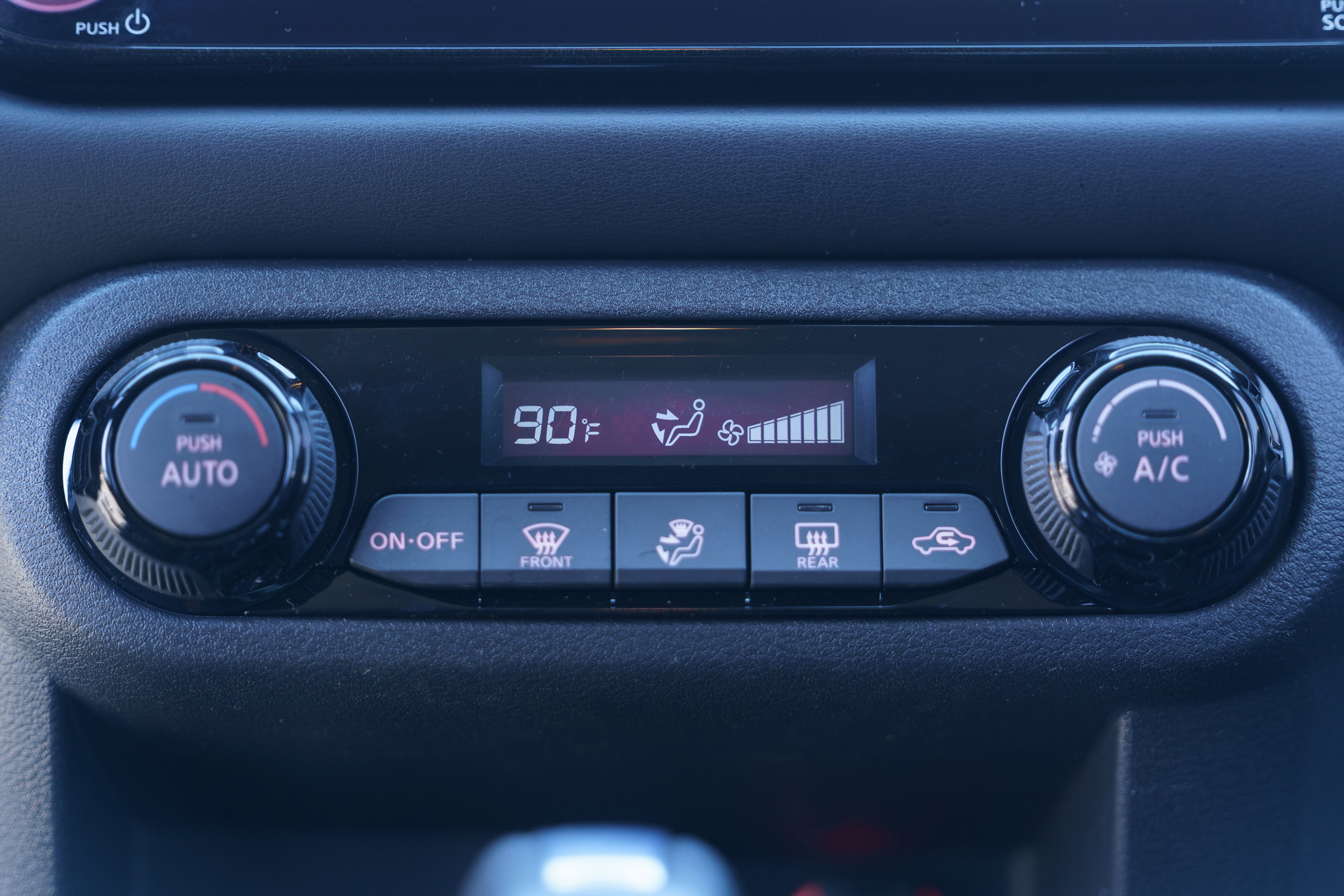 Used 2023 Nissan Kicks SR image 26