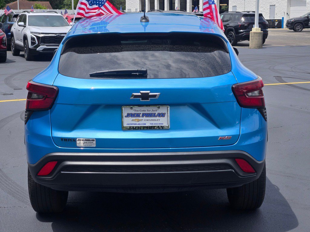 Used 2025 Chevrolet Trax RS FWD image 12