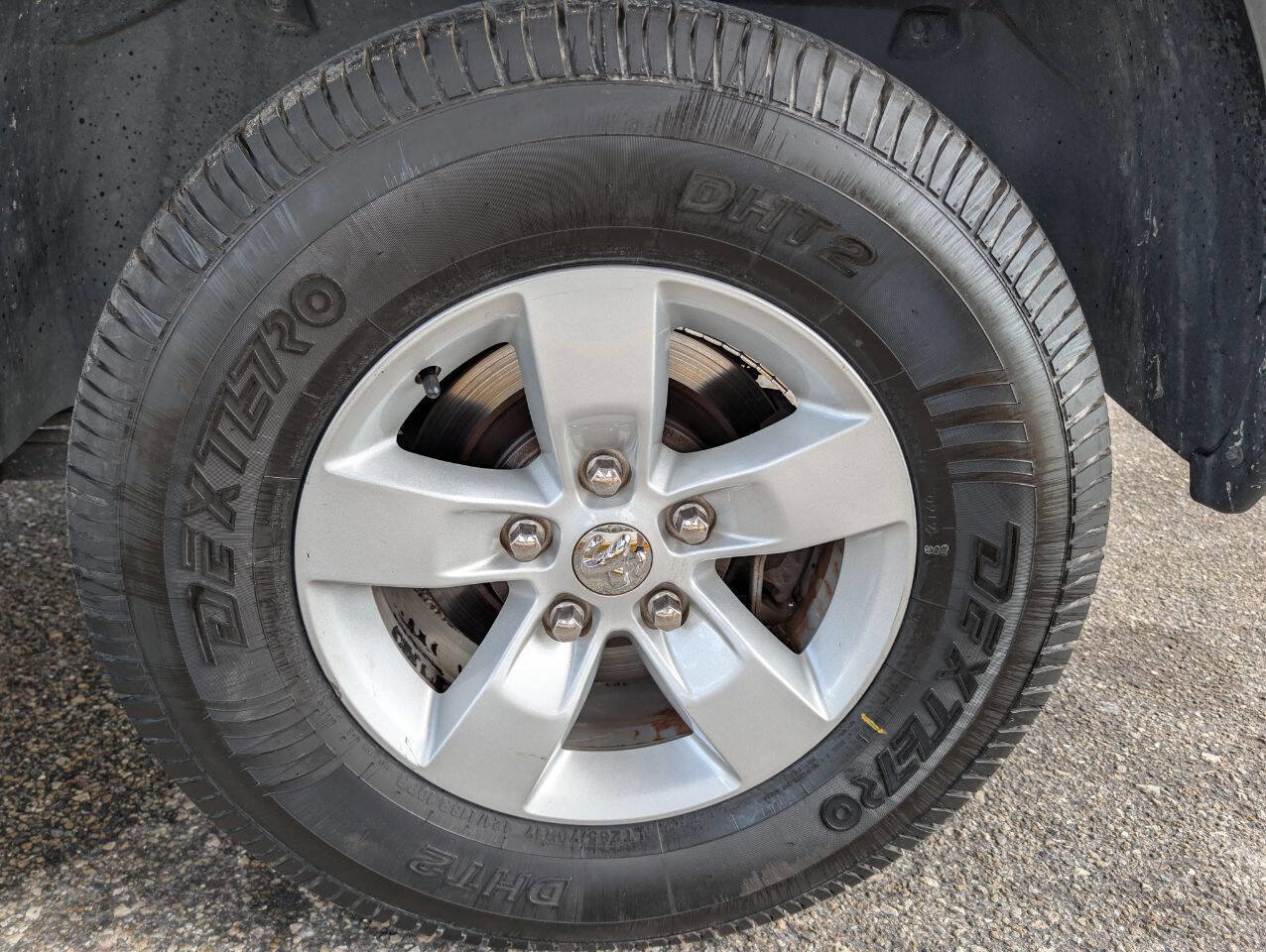 Used 2018 RAM 1500 Classic SLT image 33