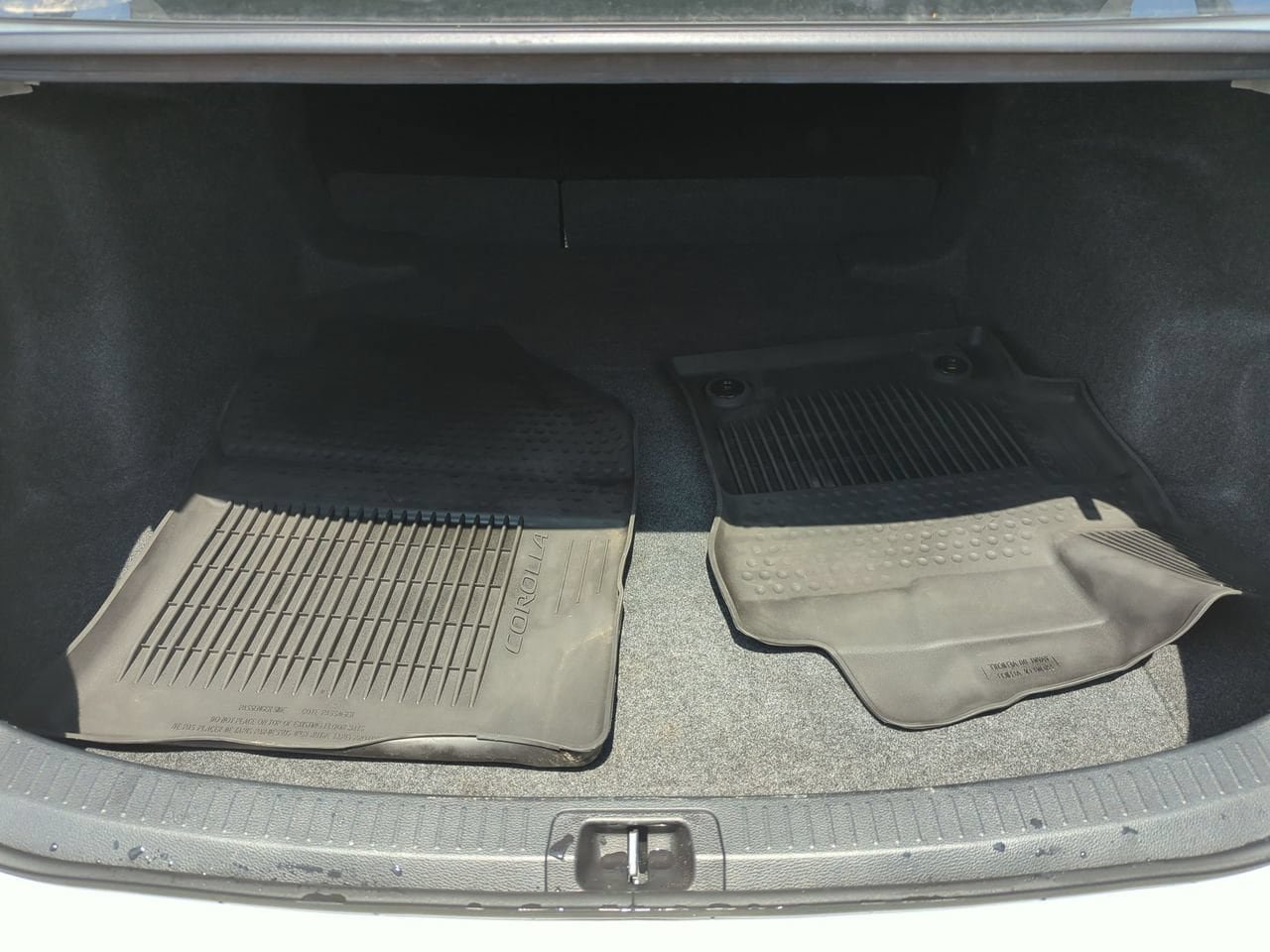 Used 2025 Toyota Corolla LE FWD image 22