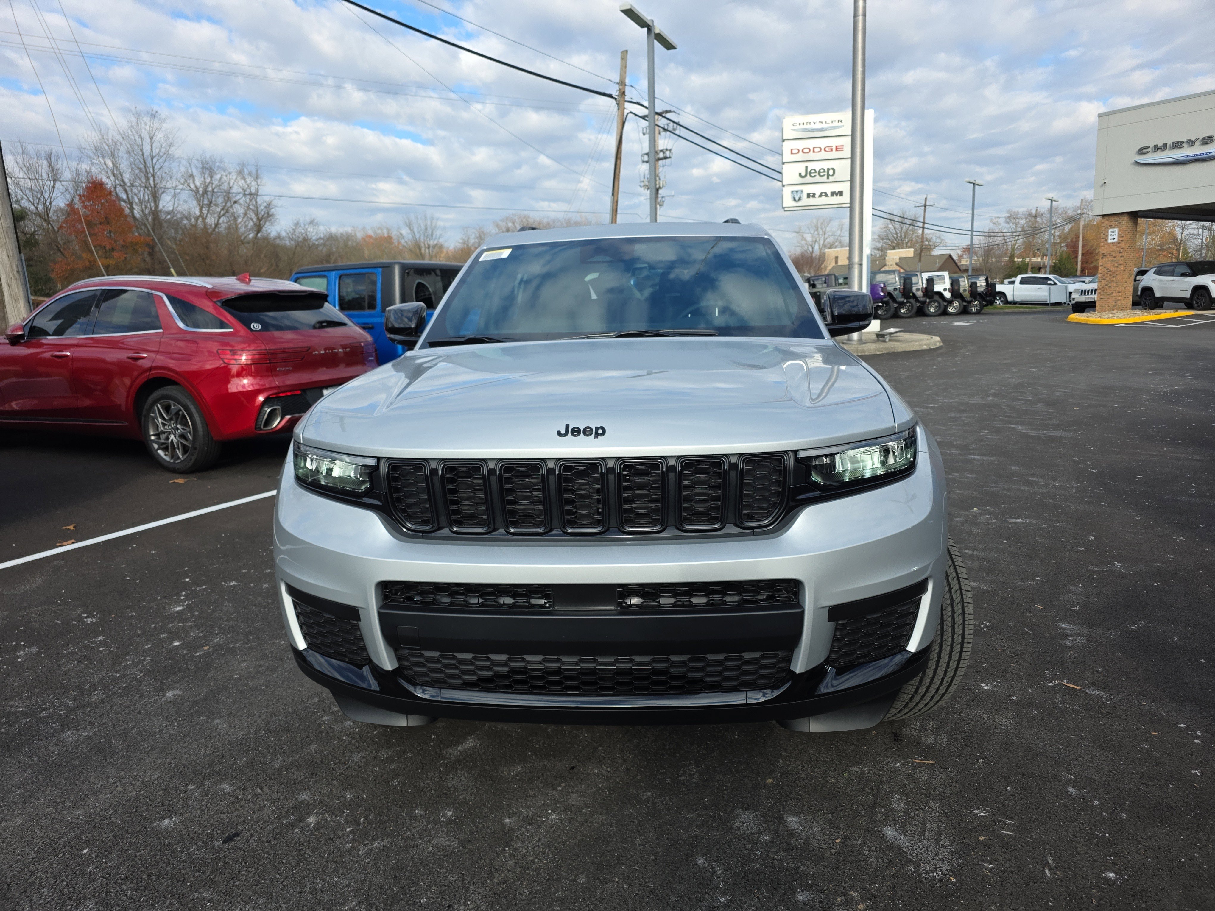 New 2025 Jeep Grand Cherokee L Altitude image 18
