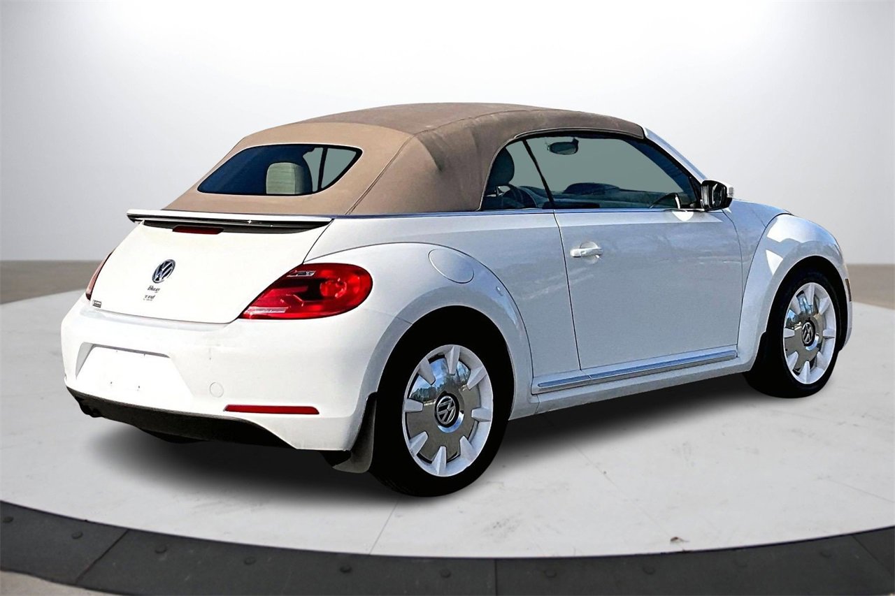 Used 2013 Volkswagen Beetle TDI image 8