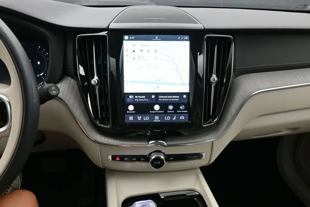 Used 2024 Volvo XC60 B5 Ultimate w/ Climate Package AWD/4WD image 14
