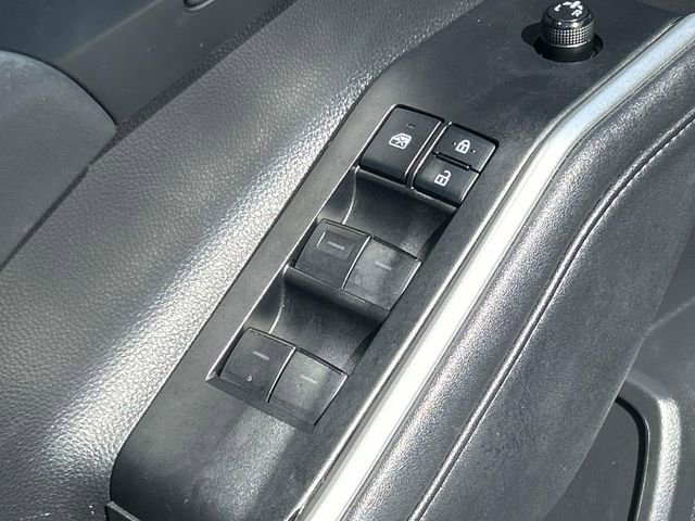 Used 2021 Toyota Highlander XLE image 28