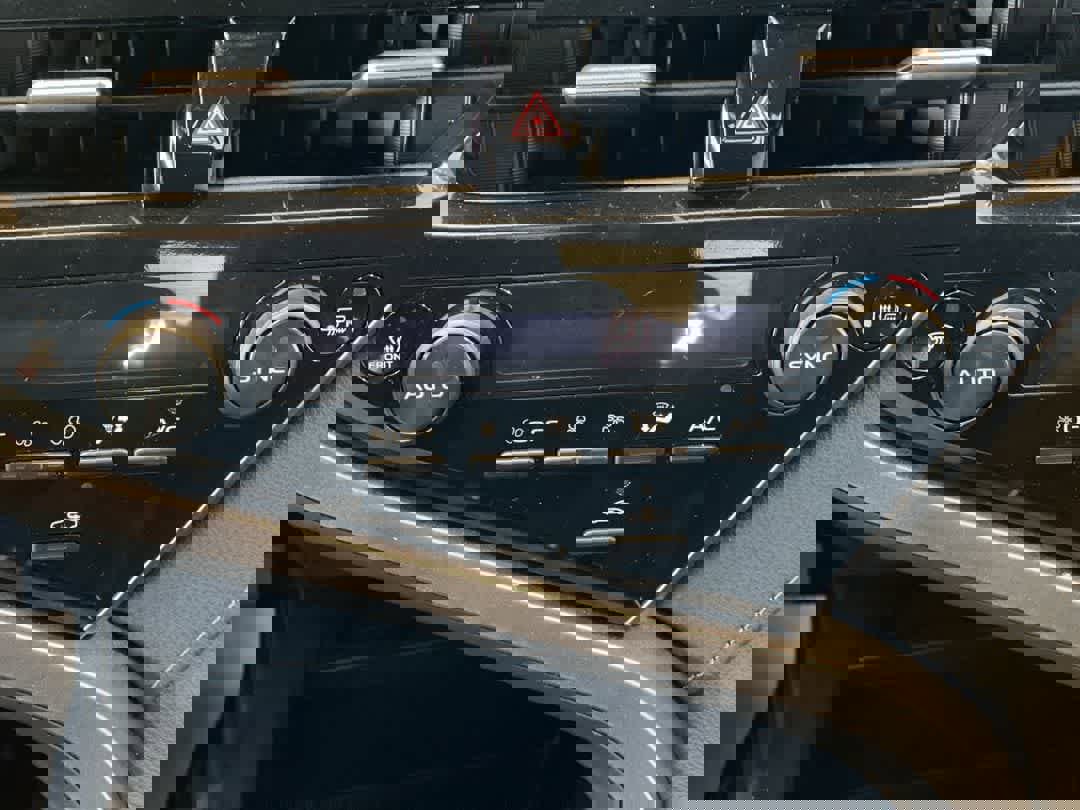 Used 2022 Toyota Camry LE w/ Cold Weather Package image 21