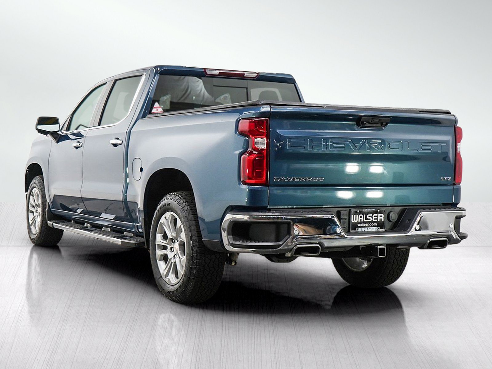 Used 2024 Chevrolet Silverado 1500 LTZ w/ LTZ Premium Package AWD/4WD image 3