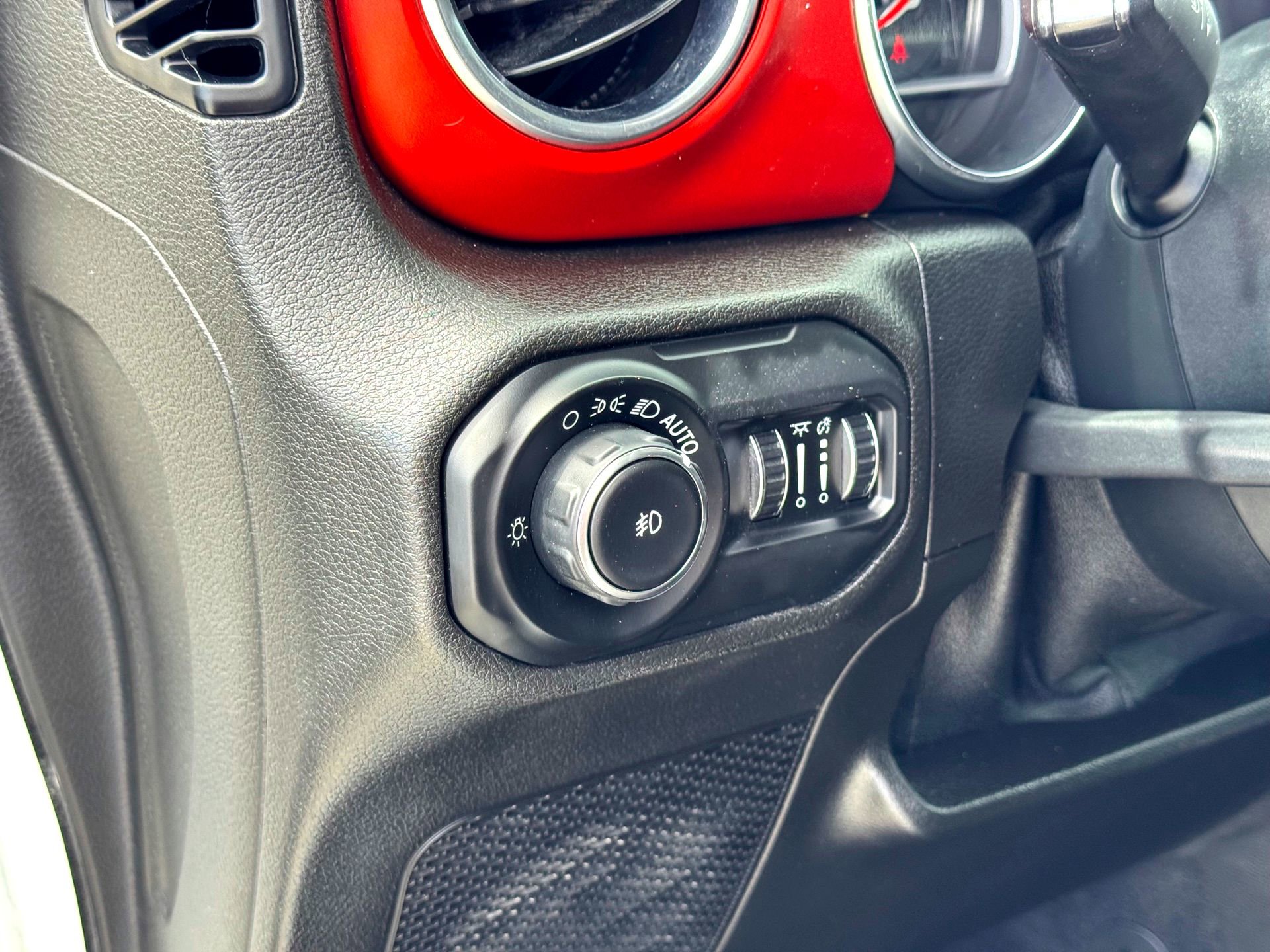 Used 2019 Jeep Wrangler Unlimited Rubicon AWD/4WD image 15