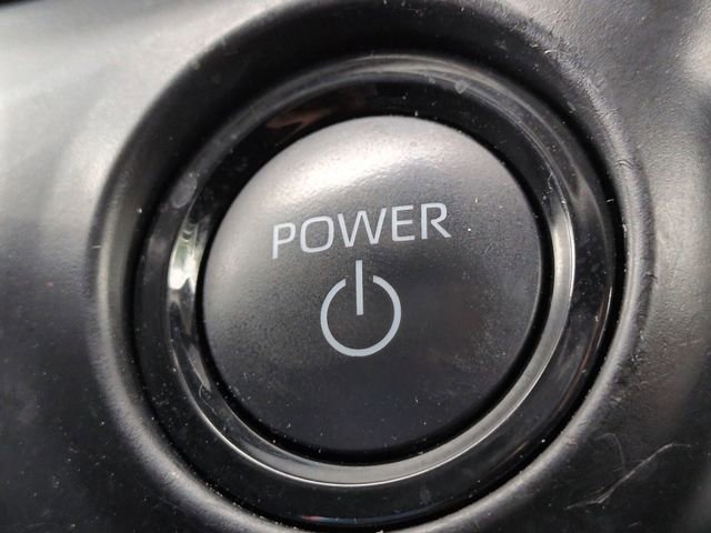Certified 2025 Toyota Sienna XLE FWD image 20