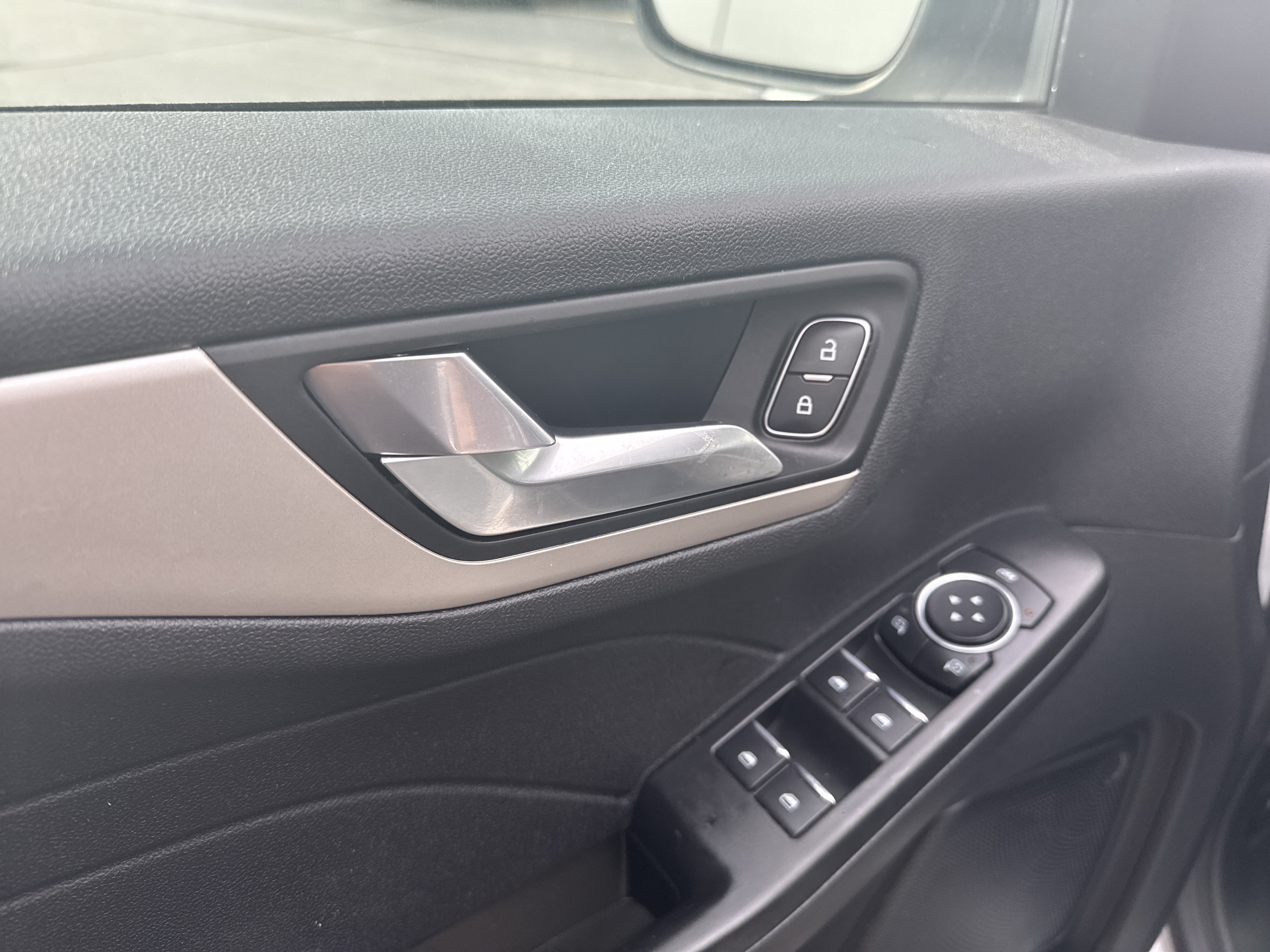 Used 2022 Ford Escape SEL AWD/4WD image 10