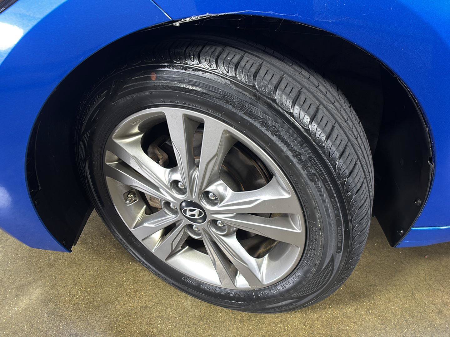 Used 2017 Hyundai Elantra Value Edition FWD image 5