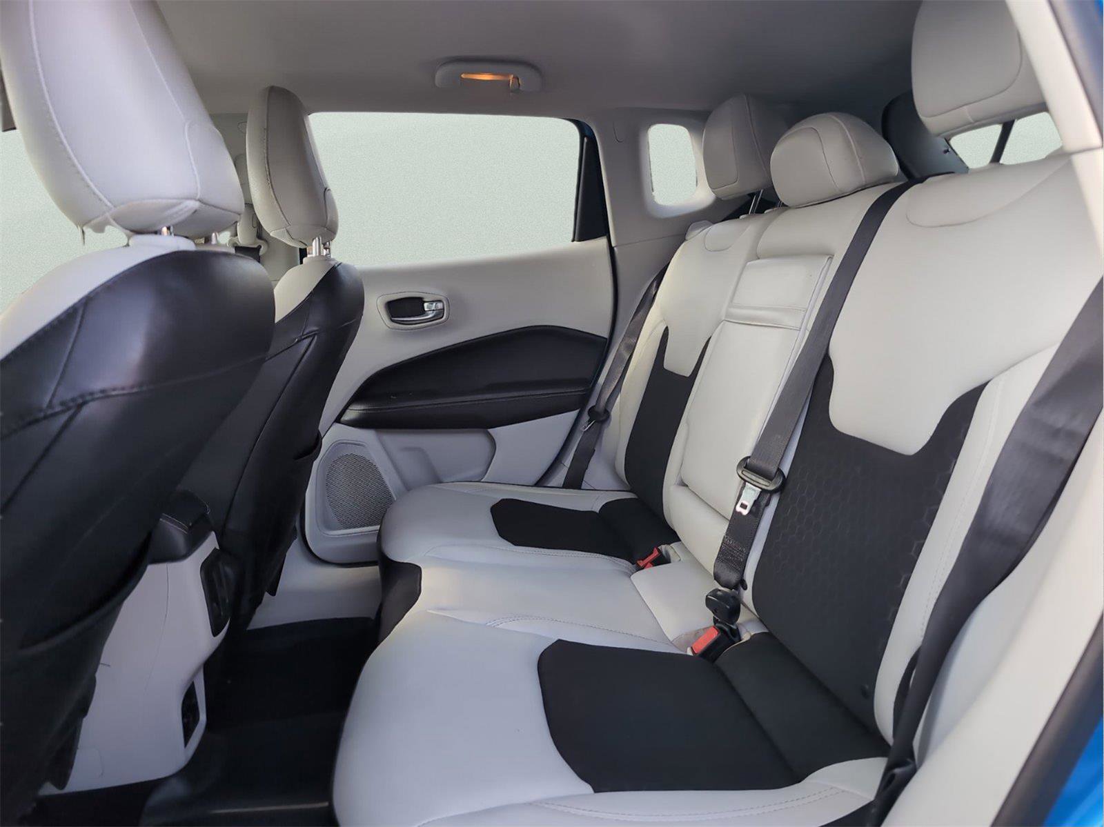 Used 2018 Jeep Compass Latitude w/ Popular Equipment Group image 35