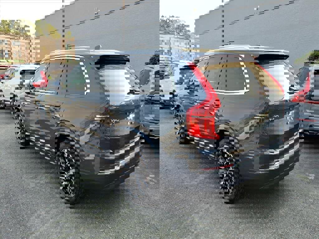 Used 2023 Volvo XC90 B5 Plus w/ Protection Package Premier image 7