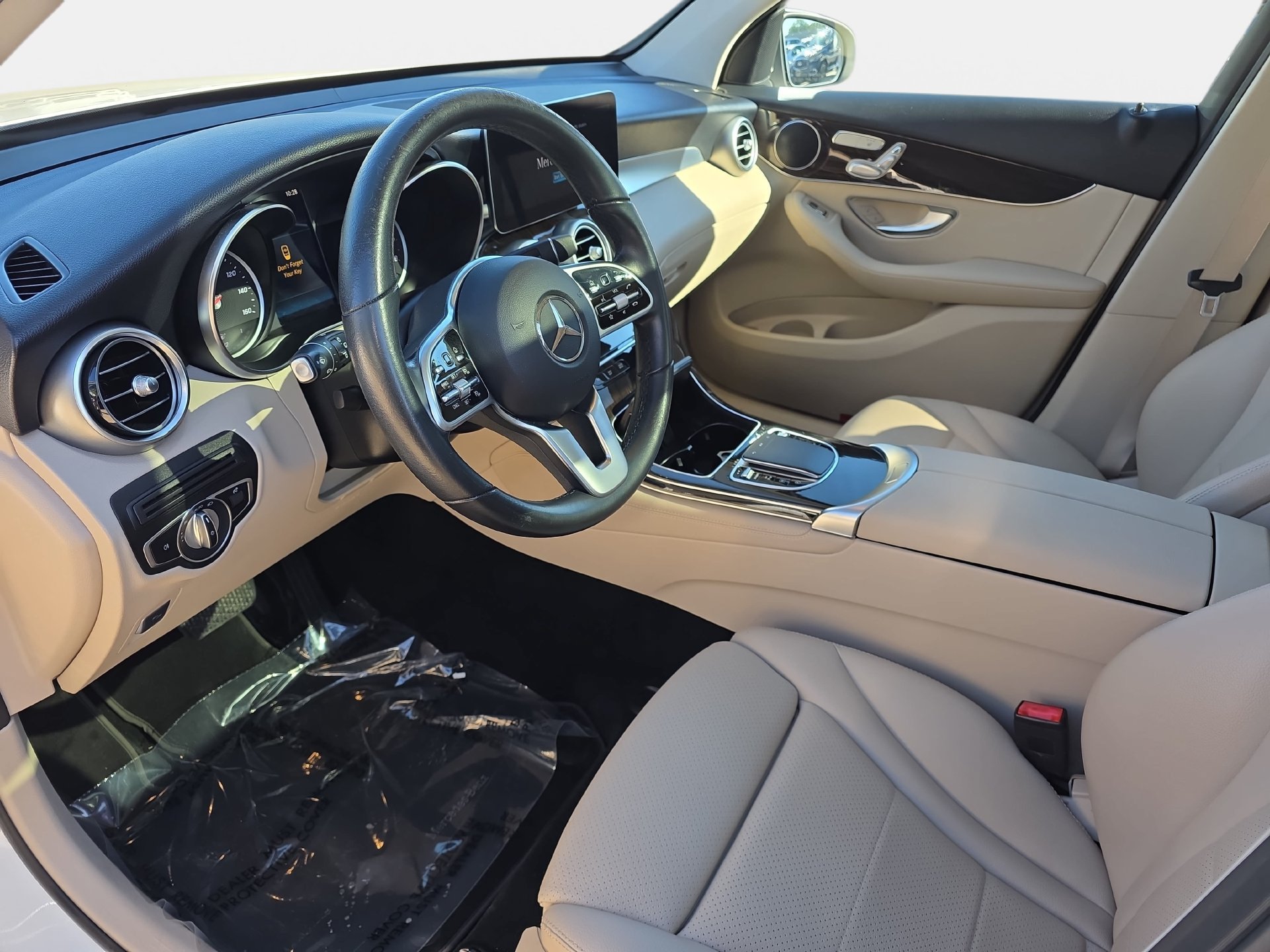 Used 2021 Mercedes-Benz GLC 300 4MATIC image 16