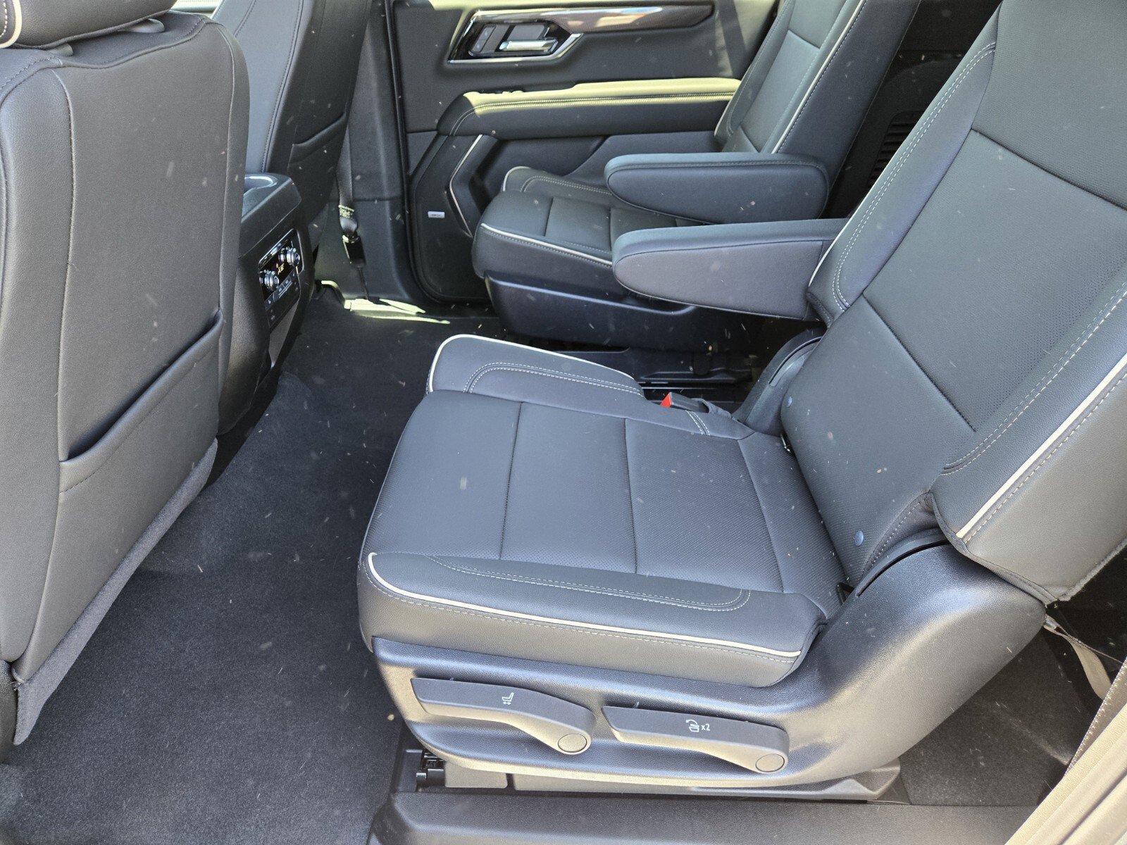 New 2025 GMC Yukon XL Elevation image 6