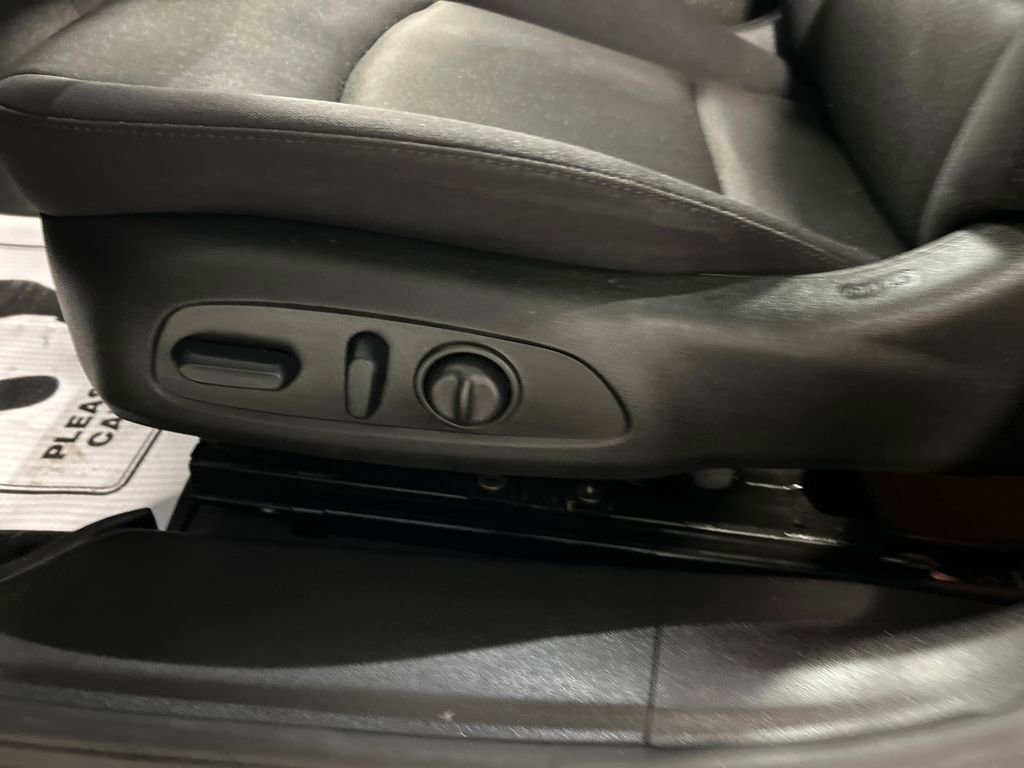 Used 2023 Chevrolet Malibu RS FWD image 13