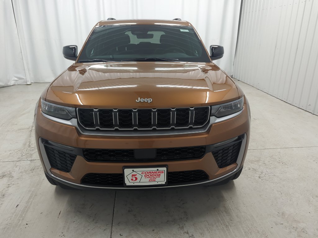 New 2026 Jeep Grand Cherokee Limited w/ Trailer Tow Package AWD/4WD image 6