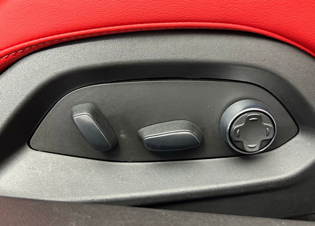 Used 2024 Chevrolet Corvette Stingray Premium Conv w/ Z51 Performance Package image 18